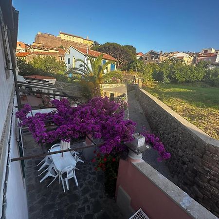 Maison Des Amis Villa Capraia Bagian luar foto