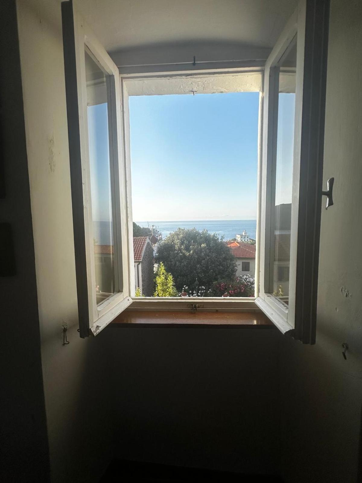 Maison Des Amis Villa Capraia Bagian luar foto